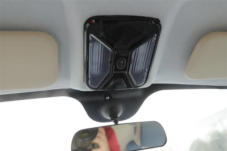 V300 Electric Passenger Quadricycle V300 Electric Passenger Quadricycle